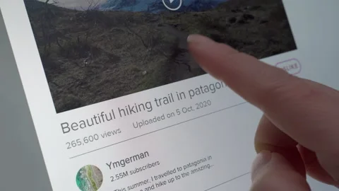 Motorized moving shot of clicking the like button when watching online video 스톡 동영상 140639606