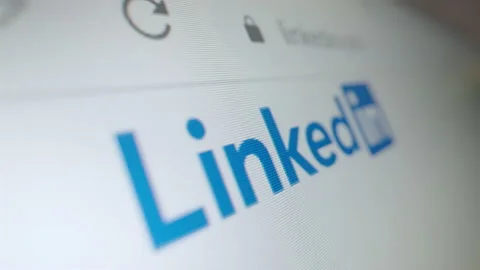 Motorized moving shot of Linkedin logo on its website Stock Footage 222849800