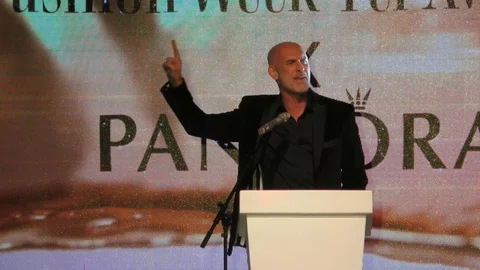 Motti Reif, AKA the engine of Tel Aviv Fashion week addresses fashionistas Stock Footage 88086530