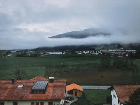 Mounain covered in clouds Foto stock