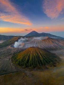 Mount Bromo, 2,614 m is an active volcano located in Bromo Tengger Semeru N.. Foto stock