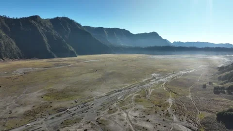 Mount Bromo active somma volcano landscape East Java Indonesia empty landscape 库存影片 342892996