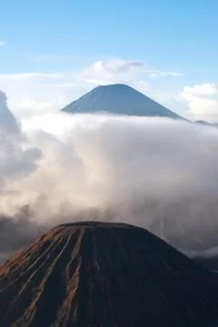 Mount Bromo, an active volcano surrounded by white clouds of mist, Indonesia. Foto stock