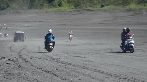 Mount Bromo tourists Vídeo Stock 201135730