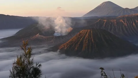 Mount Bromo volcano in East Java 스톡 동영상 253766355