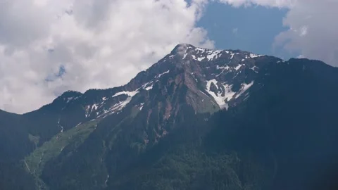 Mount Cheam Time Lapse Vancouver Clouds BC Canada Stockbeeldmateriaal 233282350