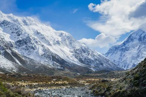 Mount cook covered by snow.View from Hooker Valley track. 스톡 사진