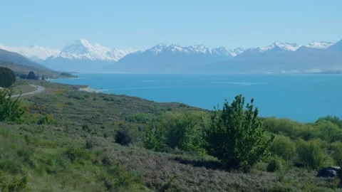 Mount Cook with Lake in front 動画素材 260850378