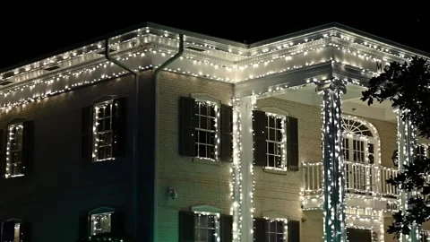 Mount Dora, Florida holiday lights on City Hall Vídeo Stock 224687177