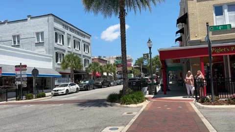 Mount Dora, Florida, USA - 05 09 2024: Walking tour Mount Dora Stock Footage 320822789