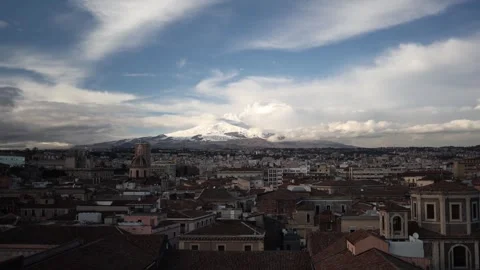 Mount Etna towering over Catania Stock Footage 328968912