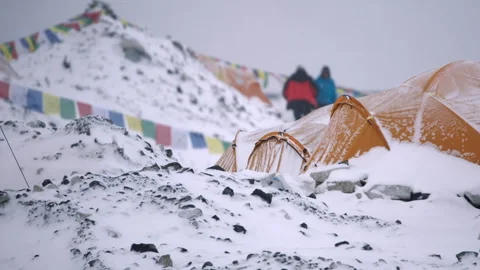 Mount Everest base camp with prayer flags and tents Stock-Footage 335495925