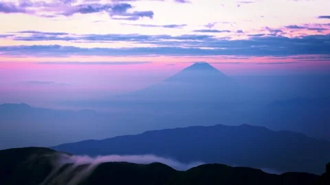 Mount Fuji Above the Clouds Видео 339272711