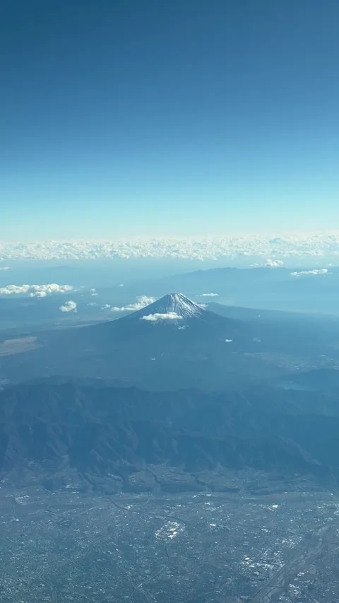 Mount fuji from the air vertical Stock Footage 323068604