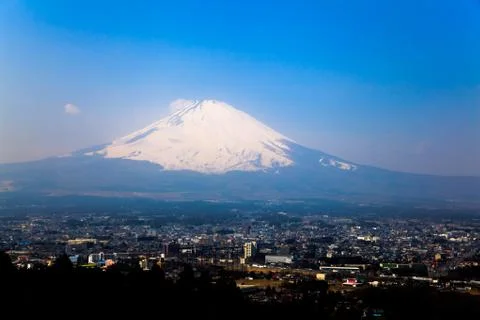 Mount fuji from a hill Foto stock