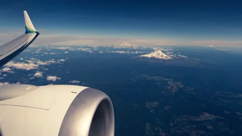 Mount Hood Mount Rainer Mount Adams Mount St Helens from Airplane Window Aerial 스톡 동영상 280702744