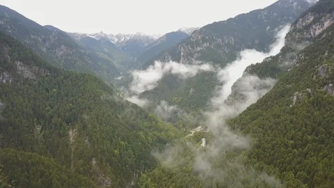 Mount Olympus Aerial Tracking Left to Right 스톡 동영상 101286635