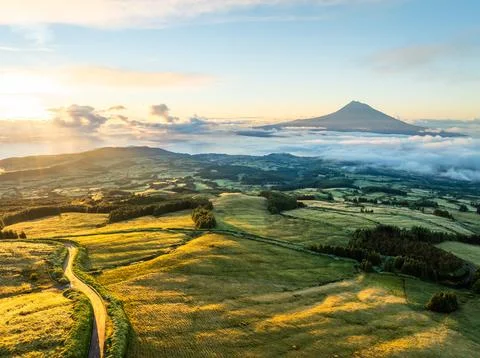 Mount Pico and Green Fields at Sunrise. Faial Island, Azores. Portugal Stock-Fotos