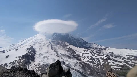 Mount Rainier cloud cap Video stock 318557841