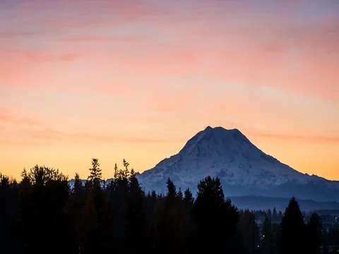 Mount Rainier Sunrise Time Lapse Stock-Footage 74767863