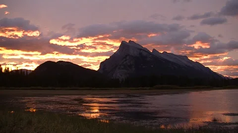 Mount Rundle Banff Sunrise Stock Footage 32186120