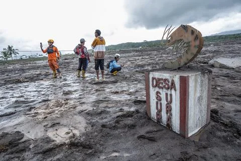 Mount Semeru Volcano eruption aftermath, Lumajang, Indonesia - 20 Nov 2025 Foto stock