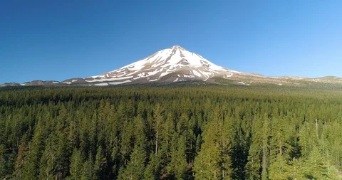MOUNT SHASTA AREIAL Stock-Footage 128354867