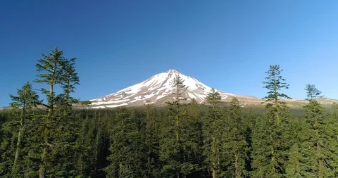 MOUNT SHASTA AREIAL Stock-Footage 128407114