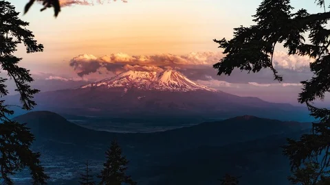 Mount Shasta Sunset Time Lapse With Incredible Light And Cloud Formations Stock Footage 118232007