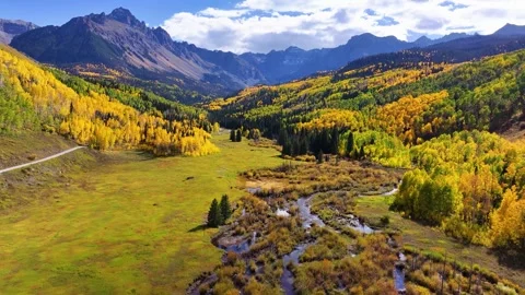 Mount Sneffels Fall Colors 05 | Aspen Trees | Wilderness Area | 4K Drone Footage Video stock 293245184