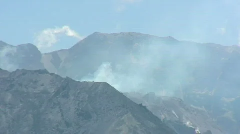 Mount St. Helens (zoom) Stock Footage 307569