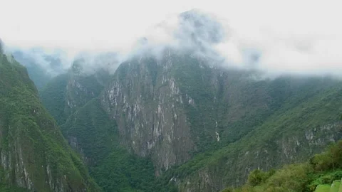 Mountain and cloud Machu Picchu Video stock 305314780