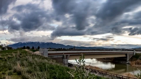 Mountain and cloudscape day to night time lapse Stock Footage 106789334