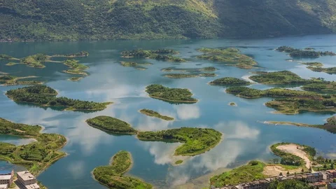 Mountain and lake Time Lapse,Time Lapse of Chinese landscape,Lake reflection Video stock 77259052