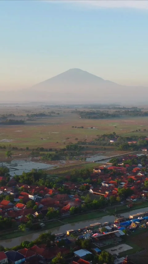 A mountain is in the background of a town. Stock Footage 319162265