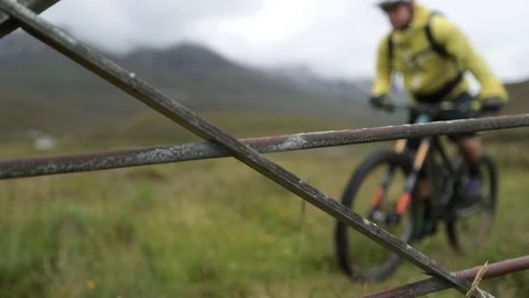 Mountain Bike Gate Video stock 90862436