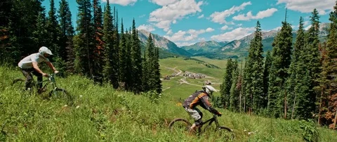 Mountain biking in colorado 動画素材 84332295