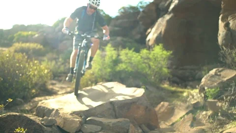 Mountain Biking Stockbeeldmateriaal 107576898