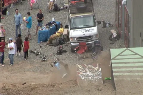 Mountain Board Crash 14 스톡 동영상 27130227