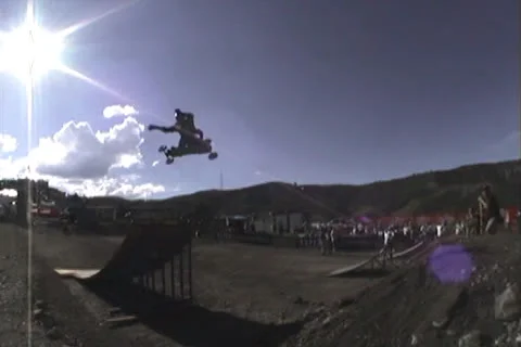 Mountain Board Crash 3 스톡 동영상 27130061