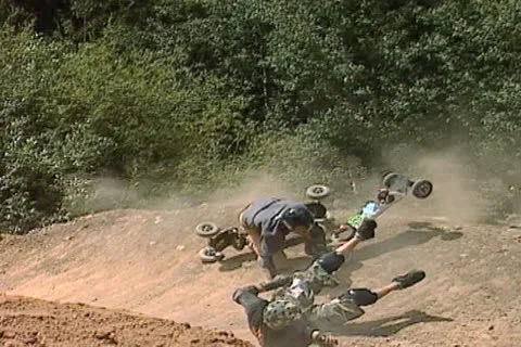 Mountain Board Crash 5 스톡 동영상 27130108