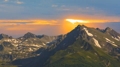 Mountain chain in a snow at the dramatic sunset Vídeos de archivo 247168685