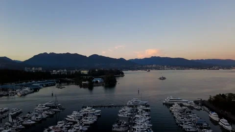 Mountain Cityscape Harbour Hyperlapse - Evening 스톡 동영상 217560730