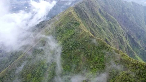 MOUNTAIN CLOUDS 動画素材 221995290