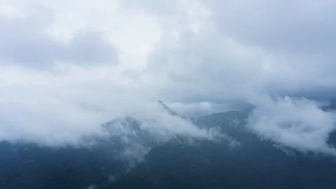 Mountain Clouds - A Time lapse 動画素材 115707905