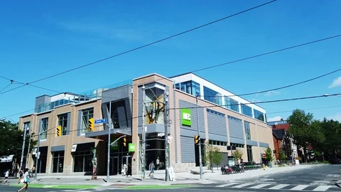 Mountain Equipment Co-op store front 库存影片 113408166