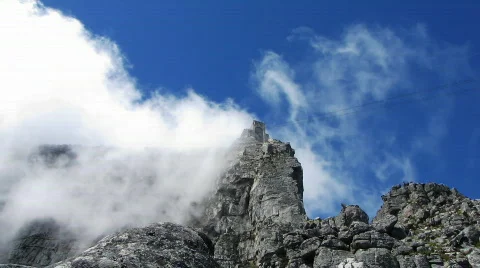 Mountain fast moving clouds Stock-Footage 605743
