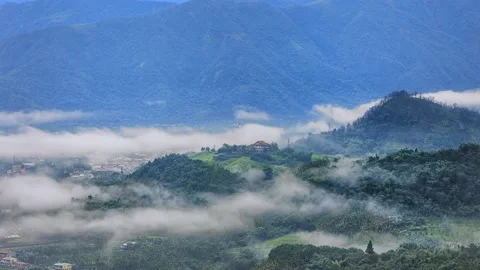 MOUNTAIN WITH FLYING CLOUDS IN TAIWAN Stock-Footage 201418010