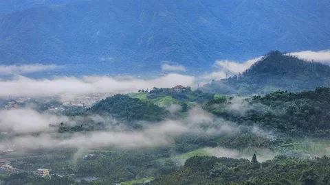 MOUNTAIN WITH FLYING CLOUDS IN TAIWAN Stock-Footage 201418040