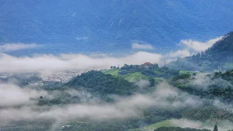 MOUNTAIN WITH FLYING CLOUDS IN TAIWAN Stock-Footage 201418494